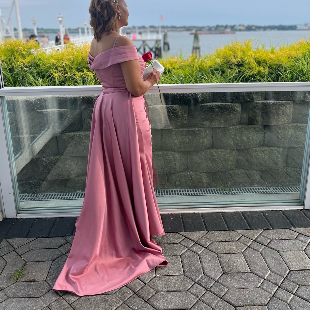 Elegant Mauve Evening Gown